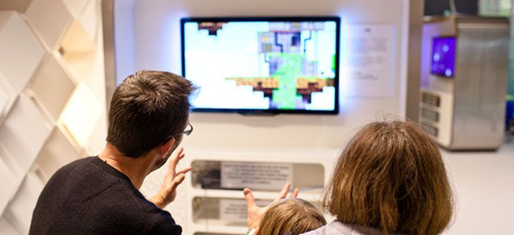 Affiche Jouer aux jeux vidéo en famille à la Gaîté Lyrique Affiche Jouer aux jeux vidéo en famille à la Gaîté Lyrique