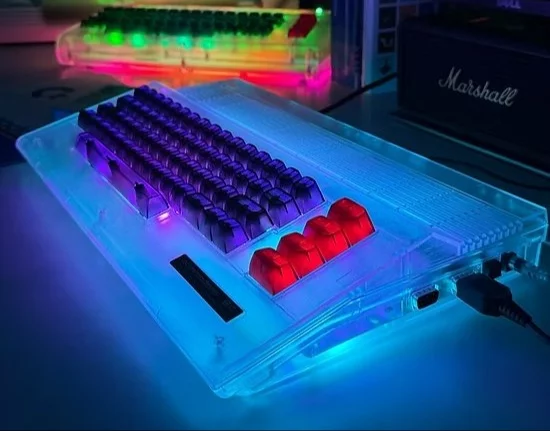 Le Commodore 64C revient en FPGA, façonné dans ses moules de 1986