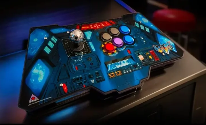 Earthion s'offre un stick arcade Mega Drive fabriqué à la main