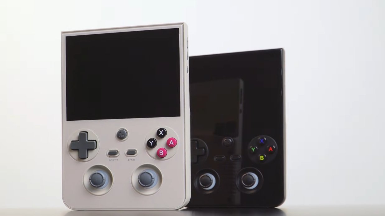 (1) ANBERNIC RG 477V first look-Full-screen vertical Android handheld console - YouTube.jpg