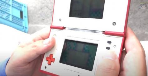 Jamais révélé, le prototype d'un Game and Watch Tetris se montre enfin !